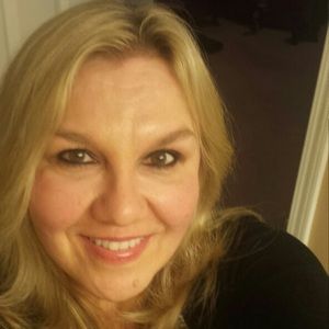 Meet your Posher, Janelle